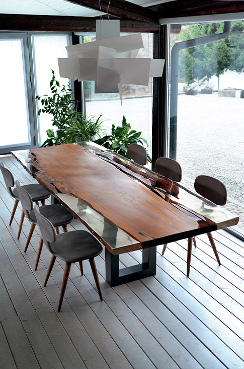 Choosing a Kauri Table: Beauty and Durability Over Time